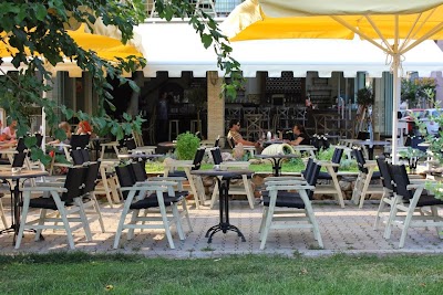 Photos of &Phi;ί&lambda;&iota;&omicron;&nu; Caf&eacute;-Bistro