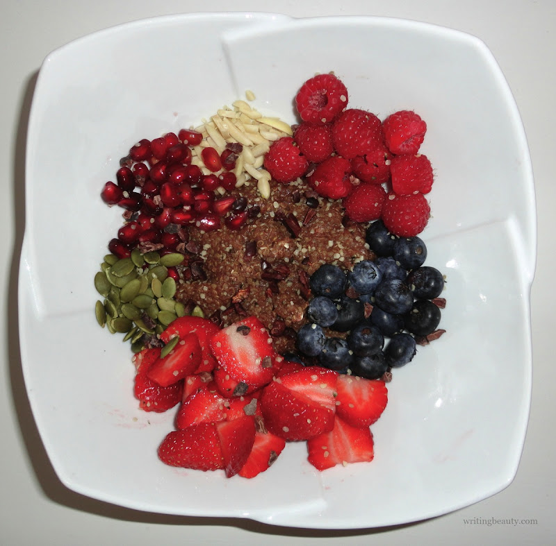 Healthy Quinoa Breakfast Bowl 1