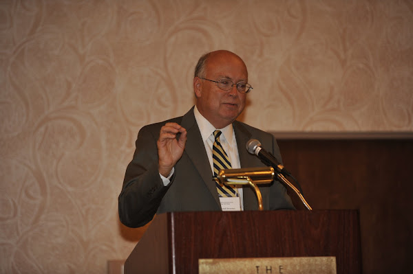 Health Care Consultant and former HANYS Executive Vice President Ray Sweeney provides remarks in recognition of Daniel Sisto's 25 years as HANYS President.