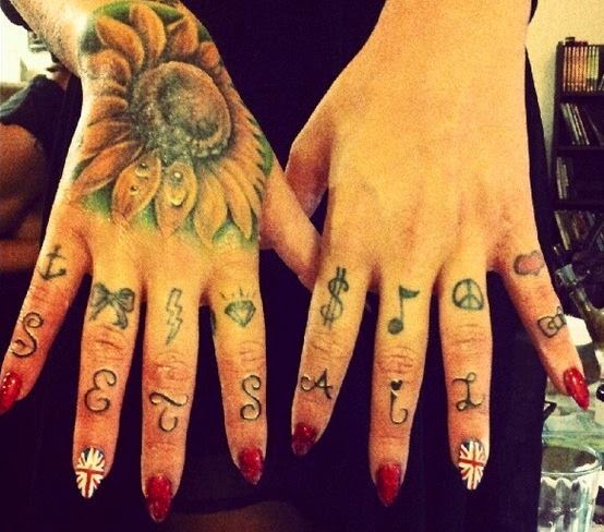 Finger%2520Tattoos%252019