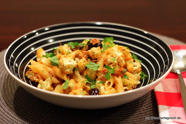 Penne Mit Gerostetem Blumenkohl Und Rotem Pesto Schoner Tag Noch