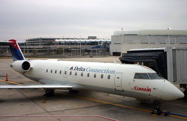 파일:Comair51914.jpg