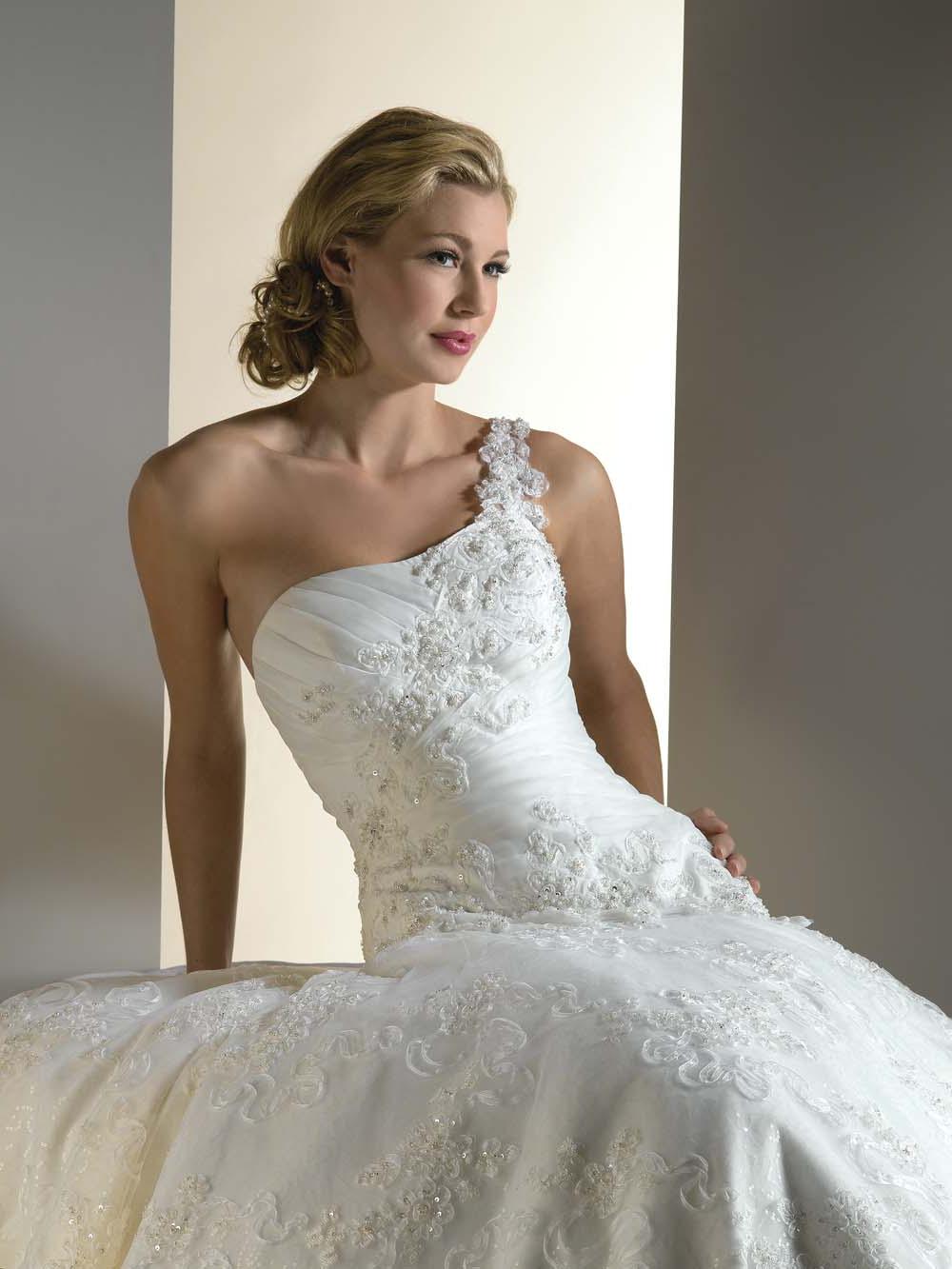 one shoulder wedding dress,