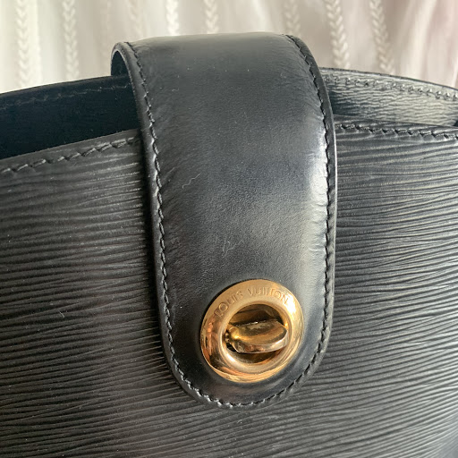 Louis Vuitton Vintage Cluny Black Epi Leather Bucket Shoulder Bag –  Amarcord Vintage Fashion