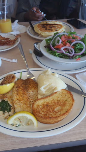 Restaurant «IHOP», reviews and photos, 2662 Belvidere Rd, Waukegan, IL 60085, USA