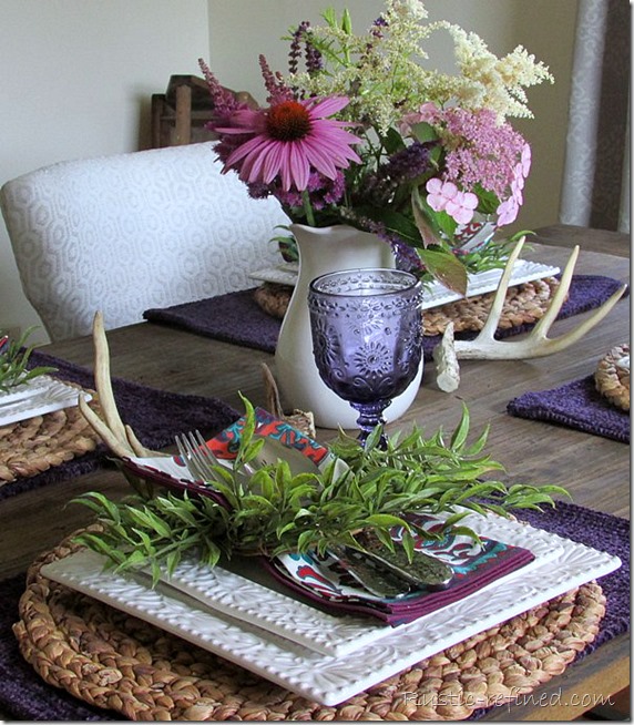 Antlers and fresh flowers for a summer tablescape