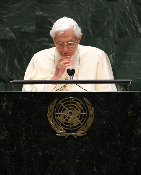 파일:external/www2.pictures.gi.zimbio.com/Pope+Benedict+XVI+Visits+United+Nations+3uiAoFY6QH7l.jpg