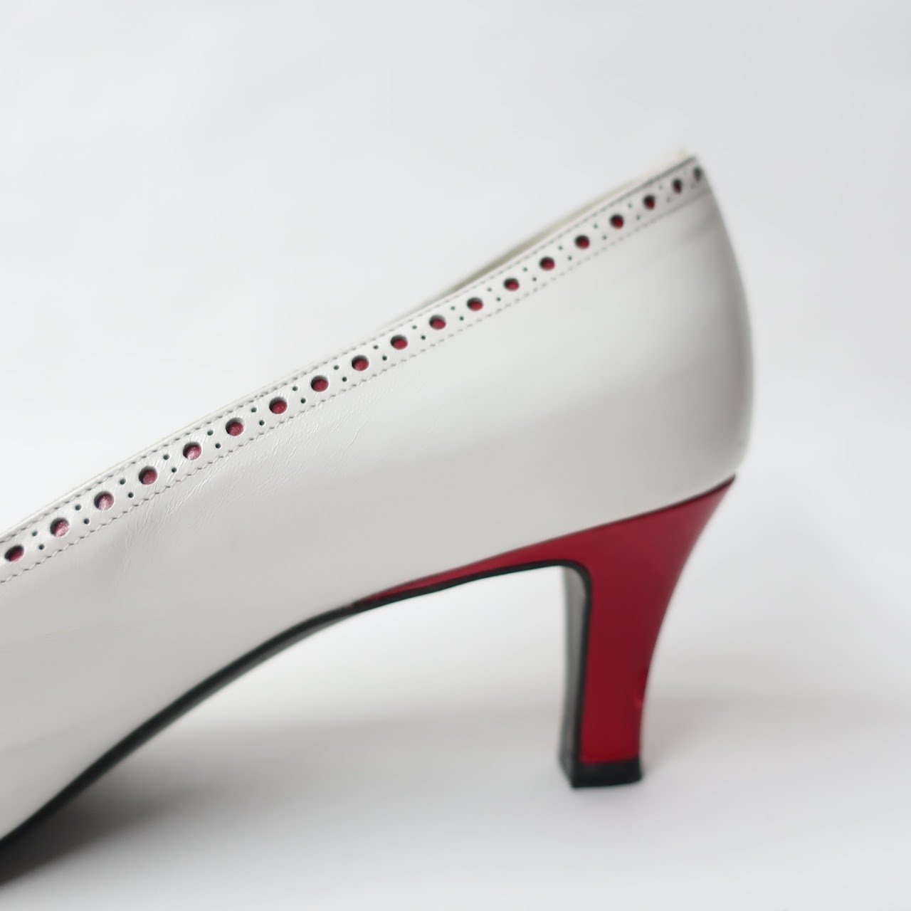 Fendi Vintage Red and White Kitten Heels