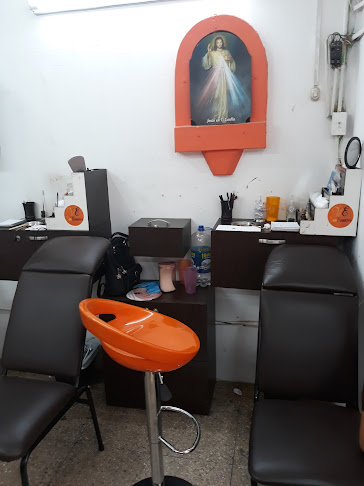 Opiniones de Cejas Tinturadas VenEcuador Sucur. Universodad Estatal - Peluqueria Y Diseño De Cejas en Guayaquil - Barbería