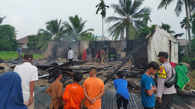 Empat Unit Rumah Kontrakan Milik warga Desa Pal 9 Ludes di Hamtam si Jago Merah