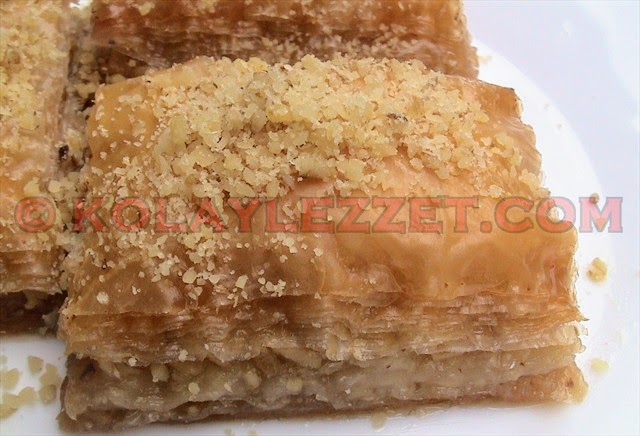 HAZIR-YUFKADAN-CEVİZLİ-KOLAY-BAKLAVA