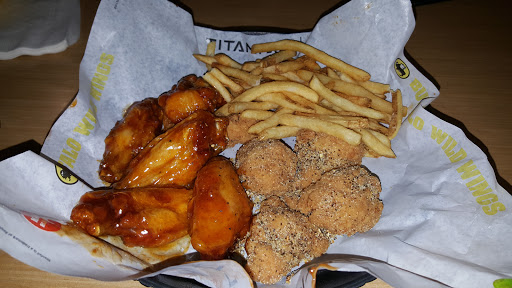 Chicken Wings Restaurant «Buffalo Wild Wings», reviews and photos, 1636 Cumberland Mall, Atlanta, GA 30339, USA