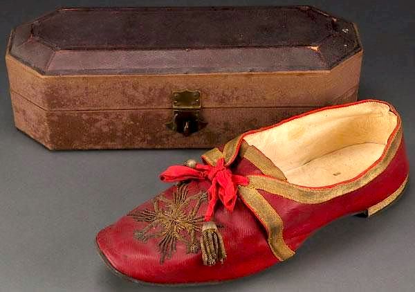 The History of the Pope's Red Shoes ~ Liturgical Arts Journal