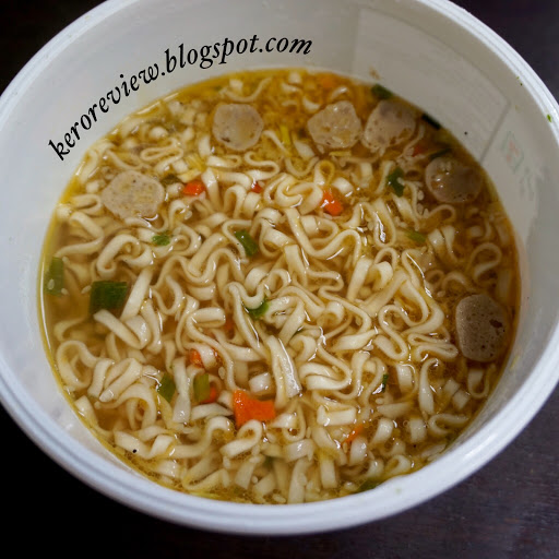 รีวิว ไวไว บะหมี่ถ้วยกึ่งสำเร็จรูป รสหมูย่าง (CR) Review Instant Cup Noodles Grilled Pork Flavor, WaiWai Brand.