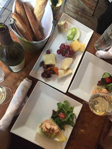 French Restaurant «Vin Et Fleurs», reviews and photos, 69 Thompson St, New York, NY 10012, USA