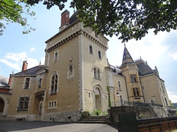 2018.08.23-023 le château de Rochetaillée