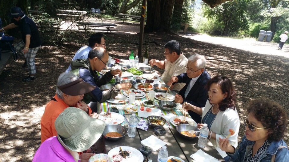 페루 선교하시는 정규환 루까 신부님과 원주교구 원로사제 최기식 베네딕토 신부님 본당 방문