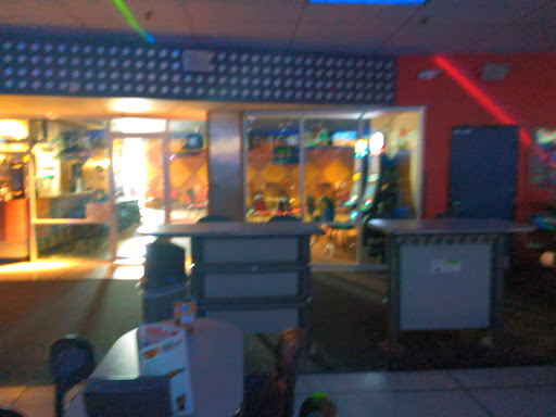 Bowling Alley «Brunswick Zone Glendale Heights», reviews and photos, 558 North Ave, Glendale Heights, IL 60139, USA