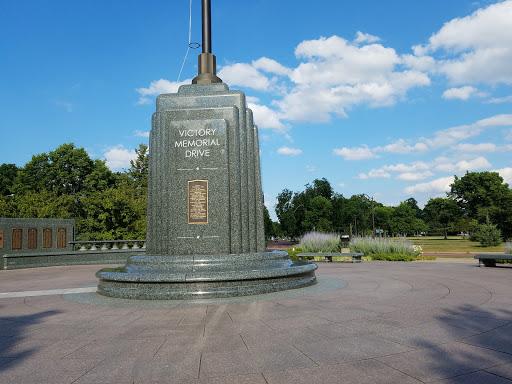 Park «Victory Memorial Parkway», reviews and photos, 4499 Victory Memorial Dr, Minneapolis, MN 55412, USA