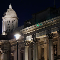 Monumento con luna di 