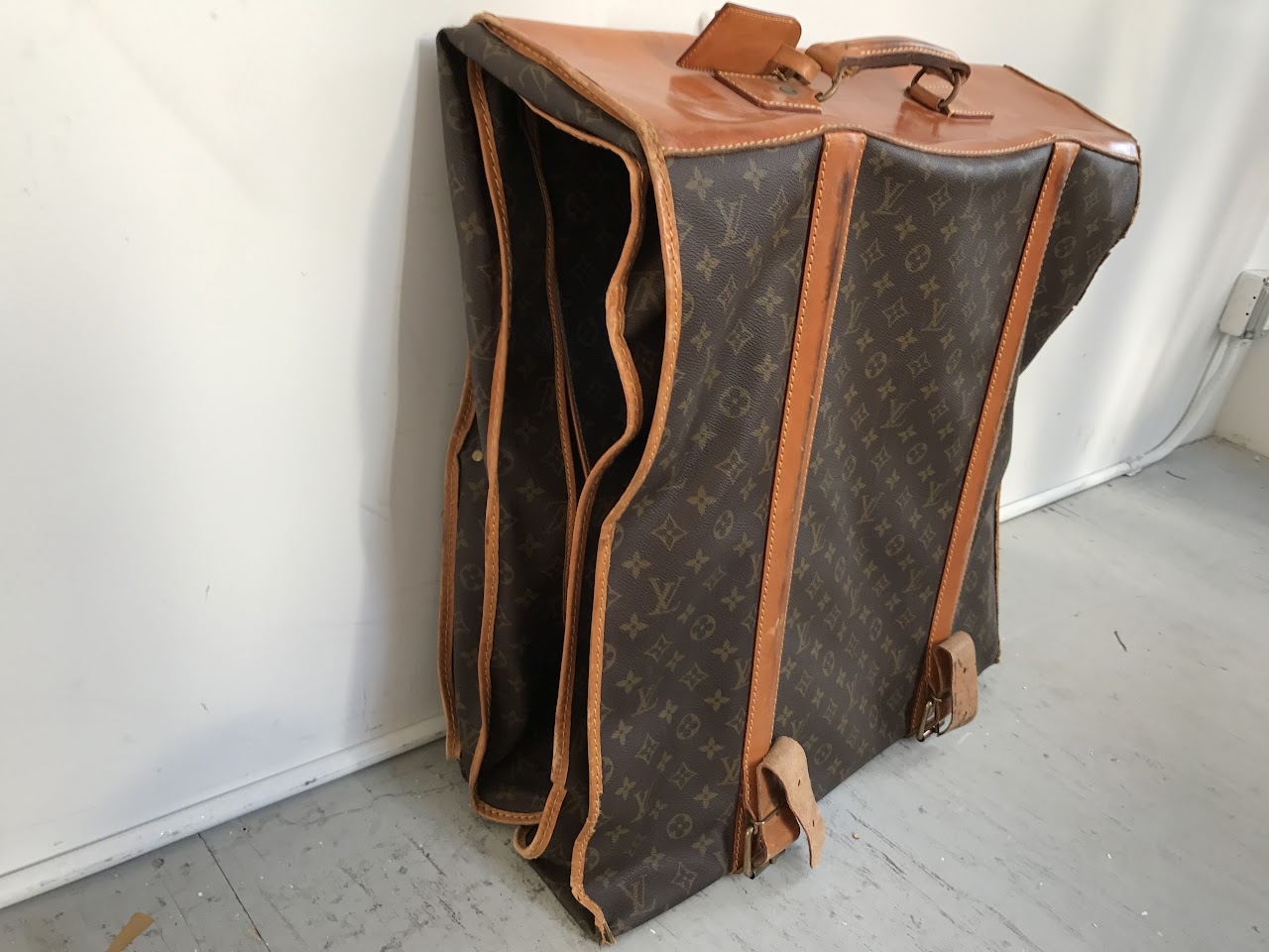 Louis Vuitton, Bags, Vintage Louis Vuitton Garment Bag