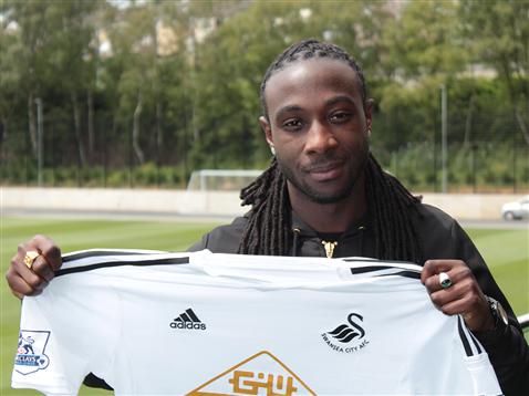 파일:external/www.swanseacity.net/emnes-signing-1-4x358-1712123_478x359.jpg