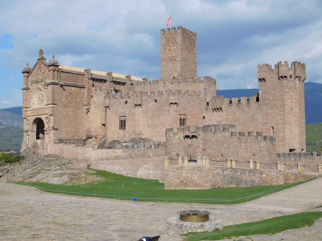 MONASTERIO DE LEYRE - CASTILLO DE JAVIER - SANGÜESA - SOS DEL REY CATOLICO - Ocho días en familia entre el PAIS VASCO y NAVARRA (8)