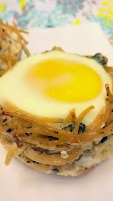 Spaghetti Nests, Recipe on Pechluck.Com. Fill with egg and bake, or bake on their own and fill with mozzarella cheese balls or meatballs. Fun for Easter!