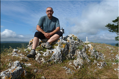 Atxabal mendiaren gailurra 888 m.  --  2016ko ekainaren 11an