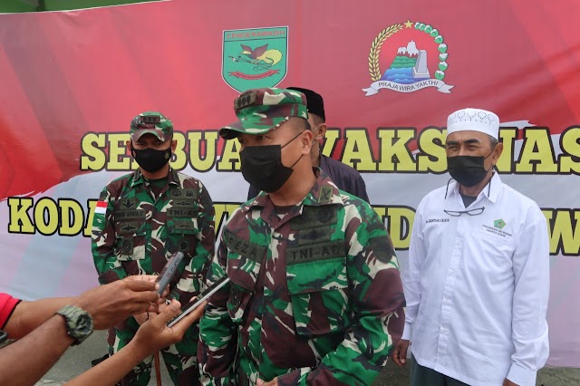 Tekan Laju Penyebaran Covid-19, Kodam XVII/Cenderawasih Bersama FKUB Kab. Keerom Gelar Serbuan Vaksinasi