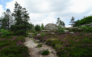Rocher d'Oreille d'Aze (1000 m).
