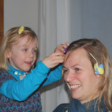 Beetje moosen met mama haar haar. :-)