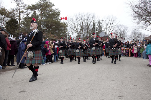 Stratford’s Swan Parade Weekend Salutes Spring