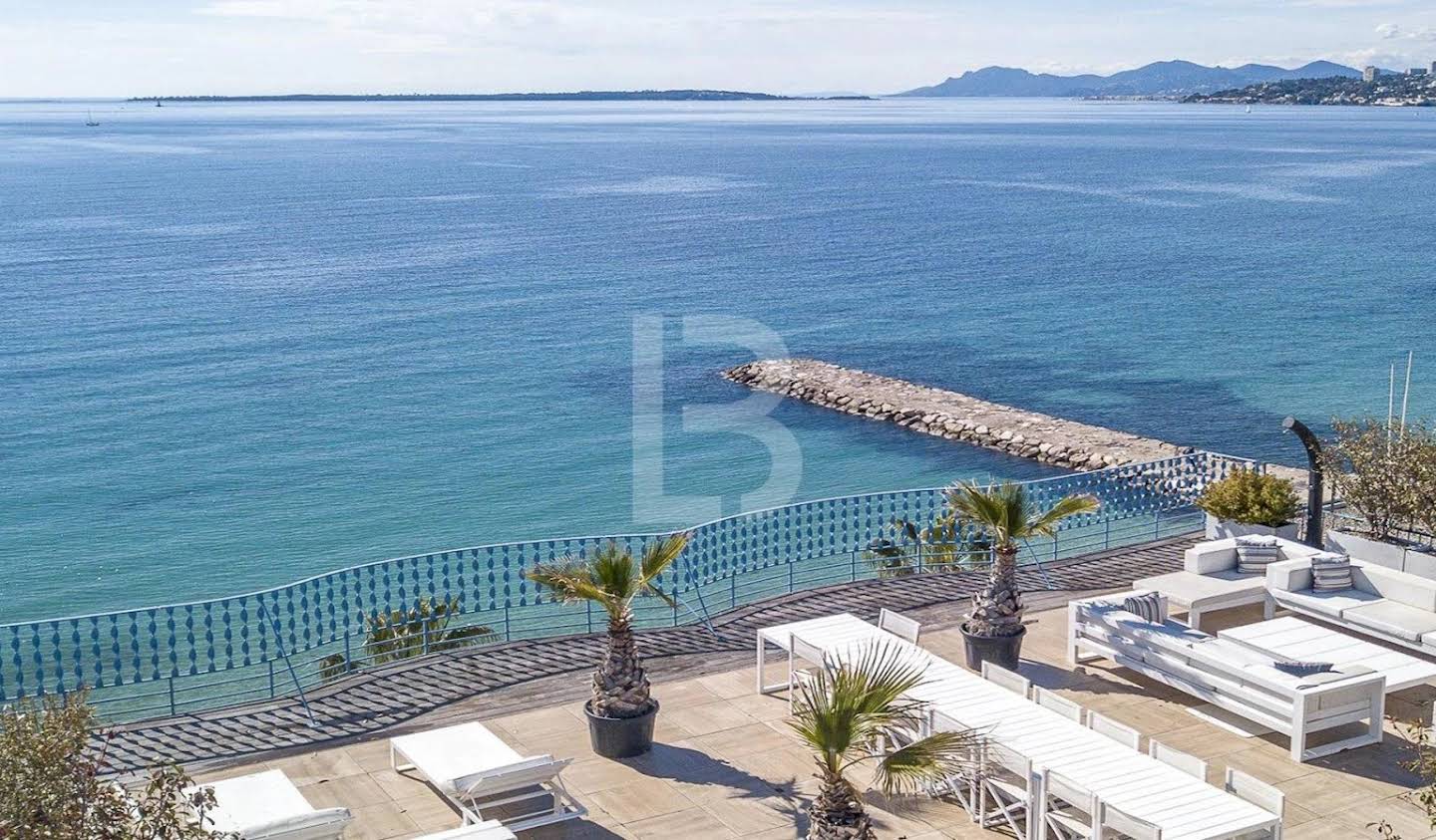 Apartment with terrace Juan les pins