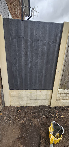 The deck’s all done now, so I’ve moved on to painting the wooden fence.