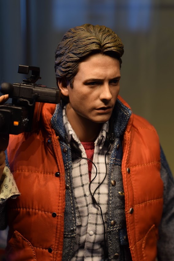 [Hot Toys] Back to the Future: Marty McFly 1/6 scale - Página 19 DSC_3117batman