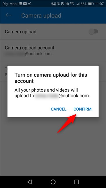 Abilitazione della funzione di caricamento della fotocamera nell'app OneDrive