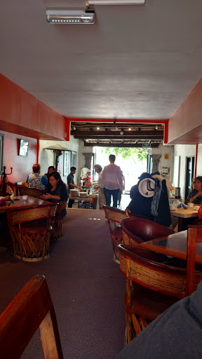 RESTAURANTE KUNI DONI, Salida a Celaya 24, Sin Nombre, 37760 San Miguel de Allende, Gto., México, Restaurante de comida para llevar | GTO