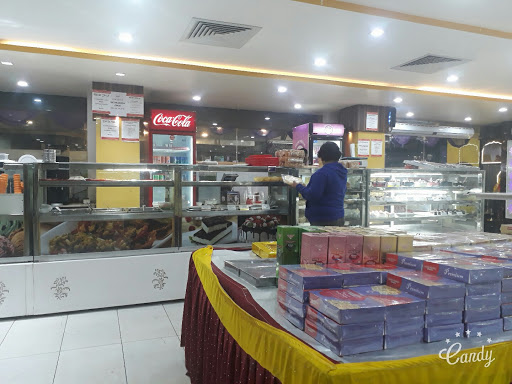 Haldiram Bhujiawala, 25, Tashkent Marg, Agnipath Colony, Civil Lines, Allahabad, Uttar Pradesh 211001, India, Vegetarian_Restaurant, state UP