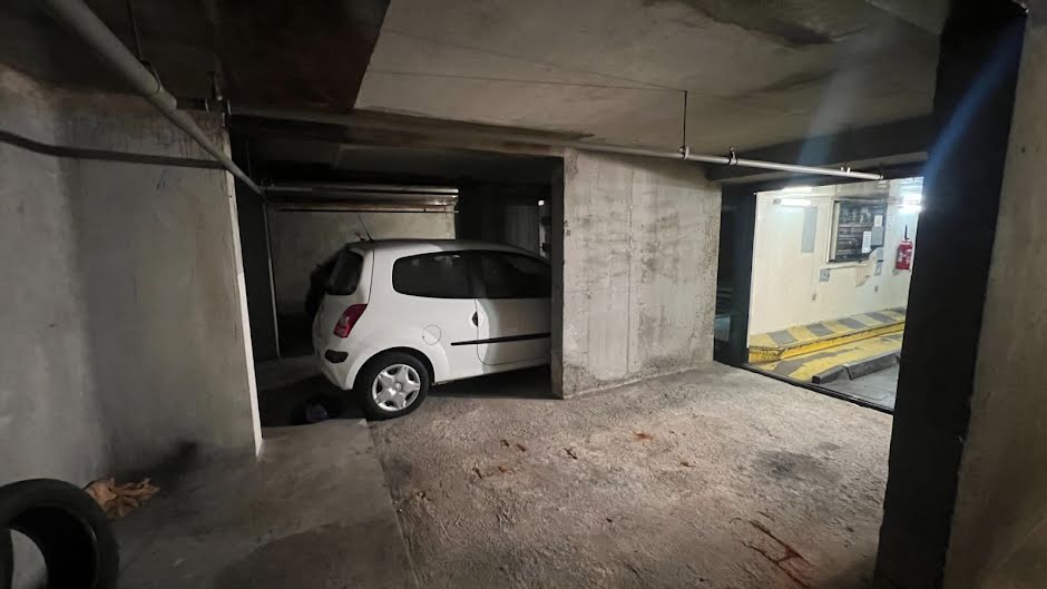 Vente parking  12 m² à Paris 16ème (75016), 33 000 €