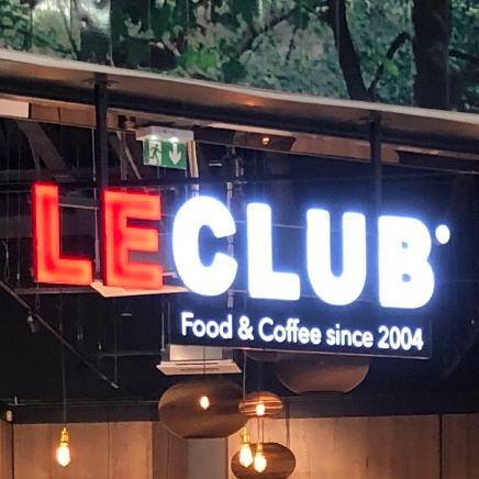 LE CLUB Café