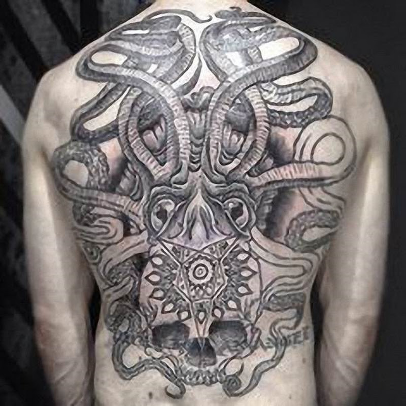 tatuagem alienígena braço  Tatuagem alienígena, Tatuagens psicadélicas, Alien  tattoo