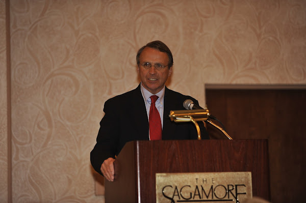 Steering Committee Chair Stephen Mills recognizes the 2010 HANYS PAC most valuable players.