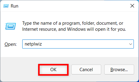 Insérez netplwiz et cliquez ou appuyez sur OK