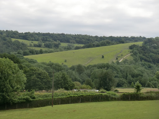 CIMG1134 The Burford Spur from Norbury Park