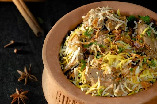 Lucknowi Chicken Biryani Handi (Boneless)