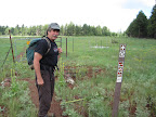 Paseo del Lobo: Wolf advocate at the start of Section 32 (Photo by E. Nelson)