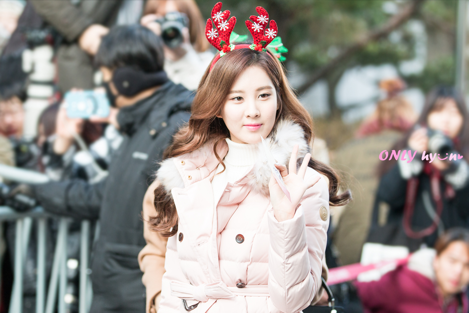 [PIC][04-12-2015]Hình ảnh mới nhất từ chuỗi quảng bá cho Mini Album "Dear Santa" của TaeTiSeo - Page 3 151204_KBS%252520%2525283%252529