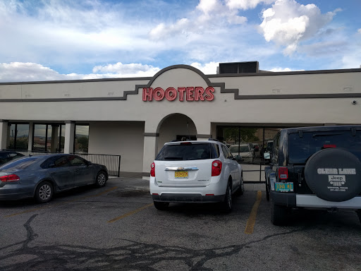 American Restaurant «Hooters», reviews and photos, 3530 Foothills Rd, Las Cruces, NM 88011, USA