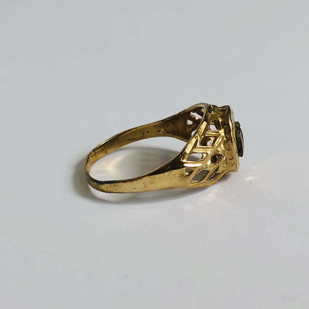 14K "V" Gold Ring